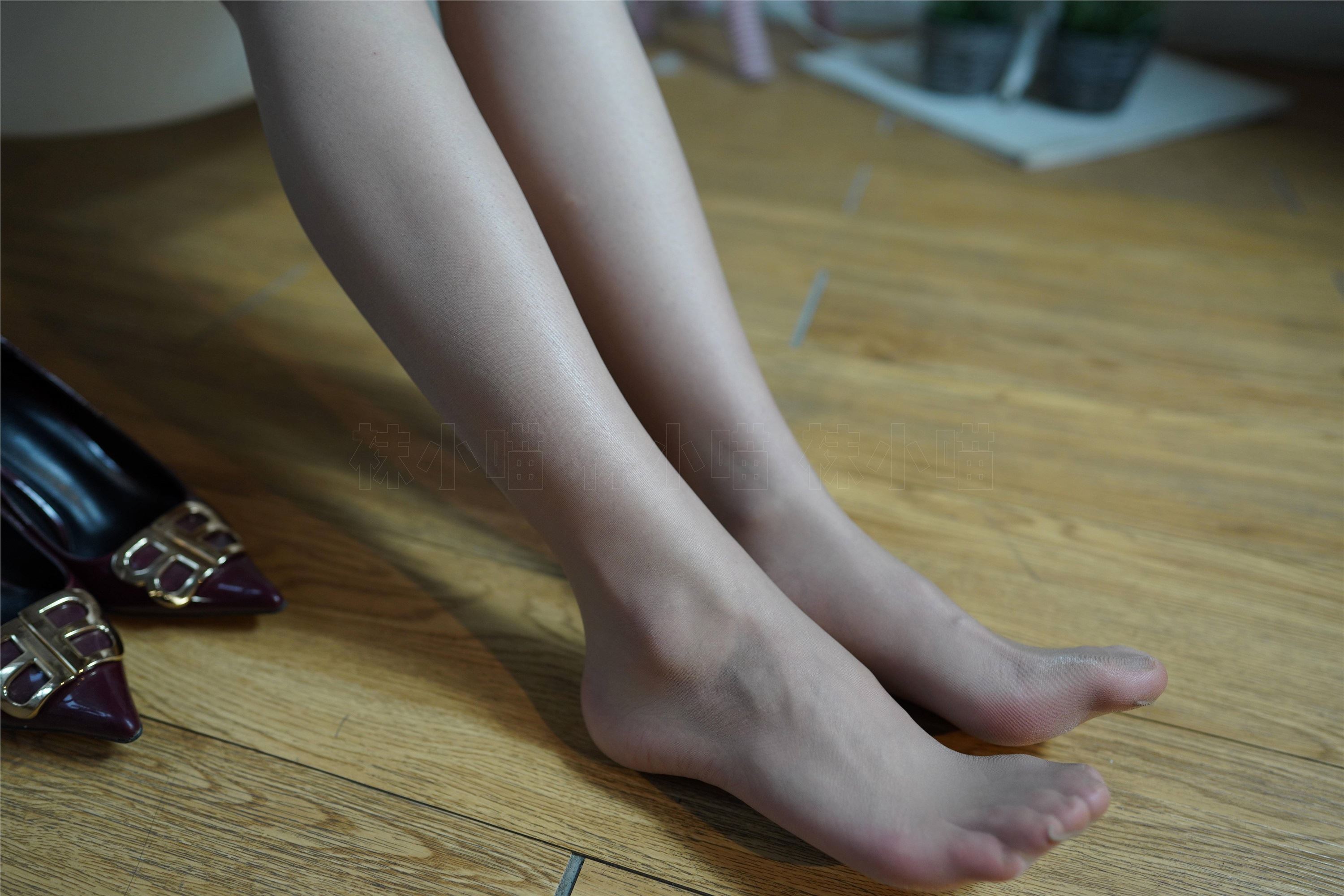 壹吻映画  2021.01.13 YW003 《静静-酒红皮裙》